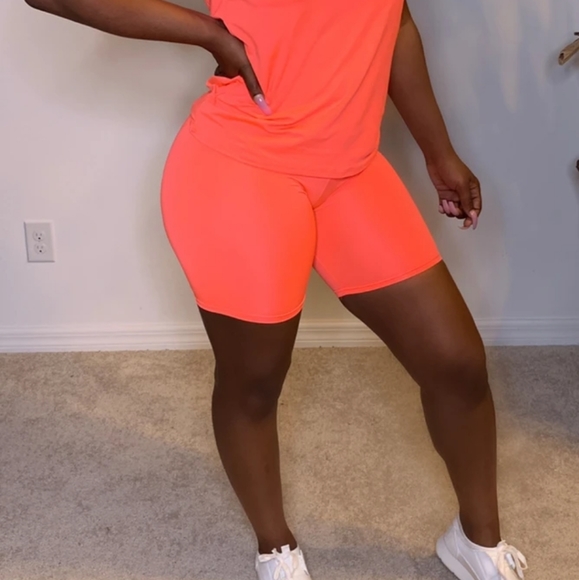 Women shorts & Rompers - Picture 1 of 8